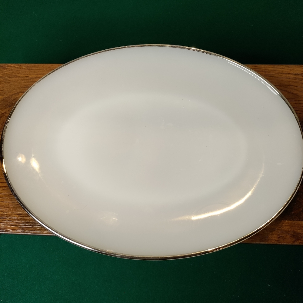 Vintage Anchor Hockings Dinnerware Serving Tray Plate Platter Milk White Glass.